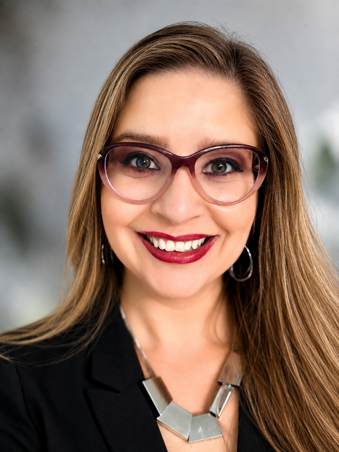 Dr. Nayara Güércio